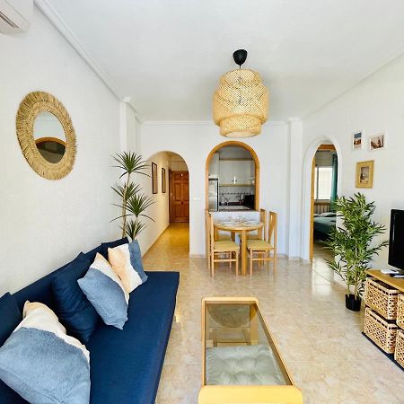 El Papagayo Apartment 2 Mins Walking To The Beach Torrevieja Luaran gambar