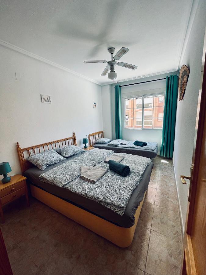 El Papagayo Apartment 2 Mins Walking To The Beach Torrevieja Luaran gambar
